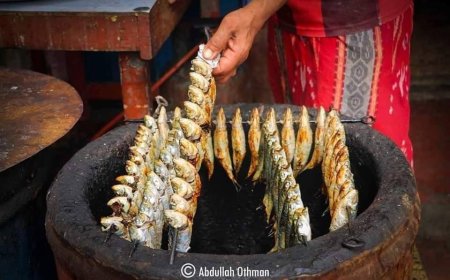 (العيّد) يملأ شوارع المكلا برائحة الساردين المشوي