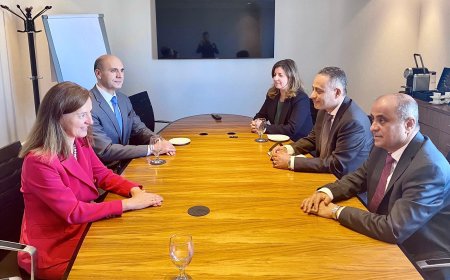 الحكومة اليمنية وصندوق النقد الدولي يناقشان سبل تعزيز الإيرادات والاستقرار المالي