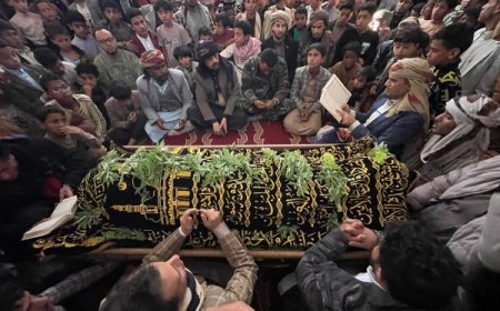 تشييع الفنان علي عنبه في صنعاء بحضور واسع من محبيه وزملائه