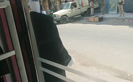 عاجل | شاهد أولى الصور من عملية فتح خزنة كريتر وسط حراسة أمنية