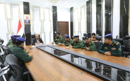 وفد الداخلية يثمّن دعم المحافظ بن ماضي للقطاع الأمني بساحل حضرموت