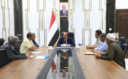 المحافظ بن ماضي يترأس اجتماعاً موسعاً لتعزيز المخزون الغذائي ومراقبة الأسعار