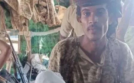 كنز في يد جندي.. قطعة عنبر نادرة تقدر بمليون ريال سعودي