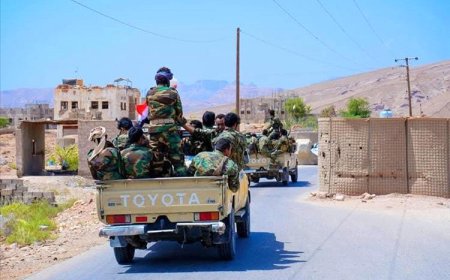 قوات الأمن تفتح الطريق الدولي بشبوة بعد إنهاء قطاع قبلي في العرم