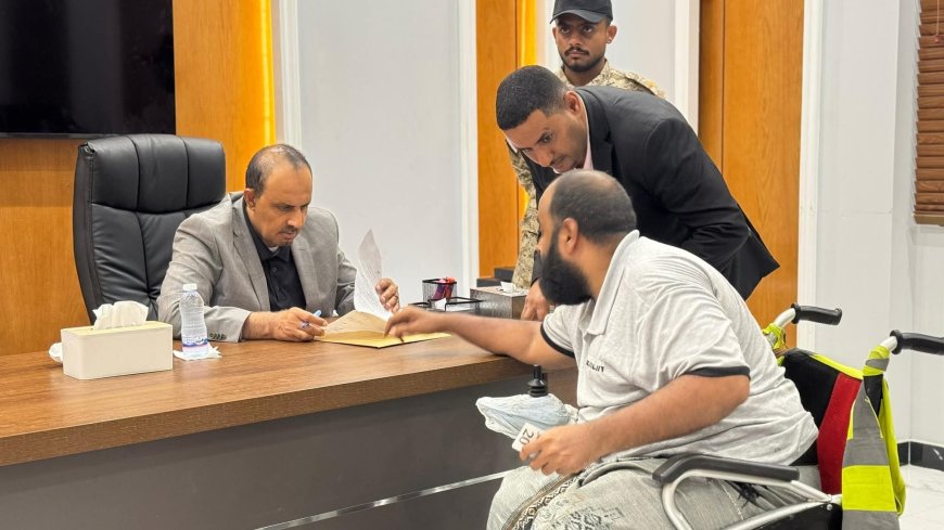 محافظ حضرموت يوجه بتخليص معاملات أكثر من 600 مواطن بشكل فوري