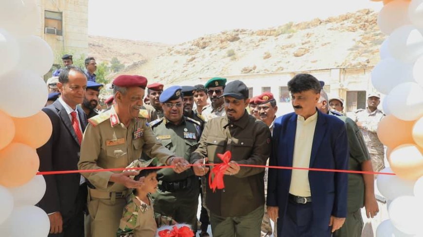 ضمن احتفالات 14 أكتوبر.. محافظ حضرموت يفتتح استراحة وميز الضباط بقيادة المنطقة العسكرية الثانية بالمكلا