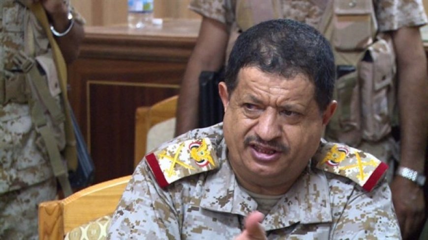 المقدشي يوجّه سهام النقد إلى مجلس القيادة والحكومة بسبب تأخر رواتب الجيش