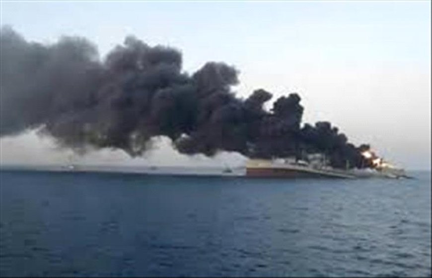 الكشف عن تفاصيل أولية لانفجار ناقلة نفط قبالة سواحل أبين والبحث مستمر عن الطاقم