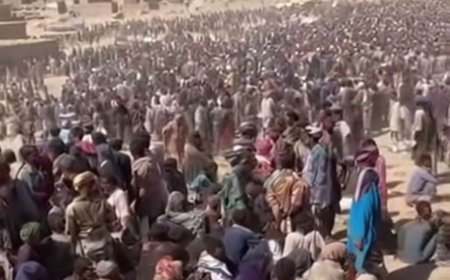 سيطرة أفريقية على منطقة يمنية بإسناد حوثي وتحويلها لمركز تهريب