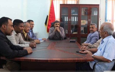 اجتماع برئاسة محافظ حضرموت يستعرض الأوضاع العامة والجهود لتعزيز الخدمات والأمن
