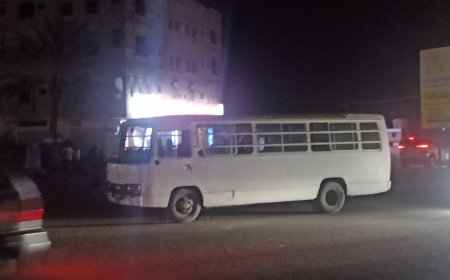 نجاة ركاب من احتراق باص غاز في المكلا بعد شرت في البطارية