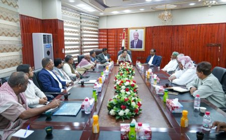 لقاء موسع في المهرة يناقش المستجدات الأمنية ويشدد على وحدة الصف