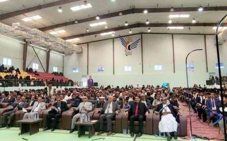 جامعة شبوة تحتفل بتخرج أول دفعة تضم 238 خريجاً وخريجة في خمس كليات