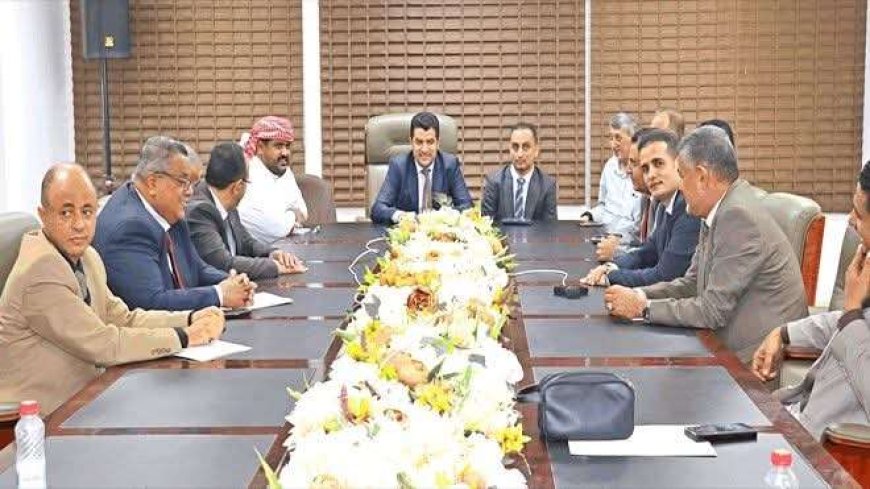 البنك المركزي يؤكد على إلزام المستوردين بإيداع مبيعاتهم في البنوك لتعزيز الدورة النقدية