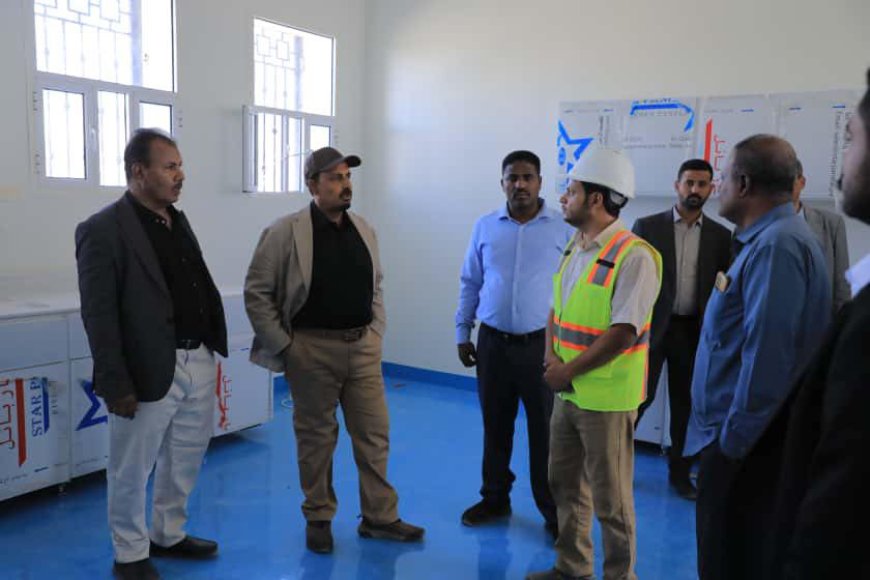 بن ماضي يطّلع على مشروع طاقة نظيفة يرفد شبكة المياه في وادي حضرموت