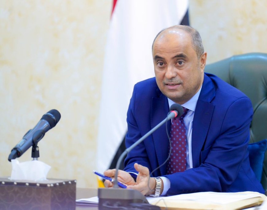 رئيس الوزراء: سنوفر الوقود والغاز لسقطرى ونمنع أي تلاعب أو استغلال