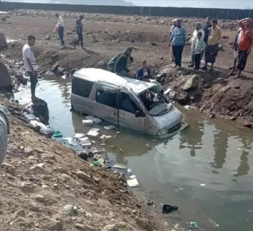 حادث مروري خطير بجسر عدن يربك حركة السير ويصيب طالبات