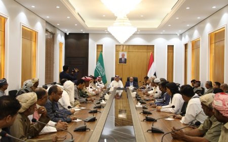 اجتماع موسّع بالمكلا يضم المحافظ والوفد السعودي والشخصيات الاعتبارية لمناقشة أوضاع حضرموت