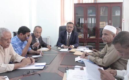 السلطة المحلية بحضرموت تقر الموازنة الجديدة وتراجع الالتزامات المالية وأولويات الاستثمار