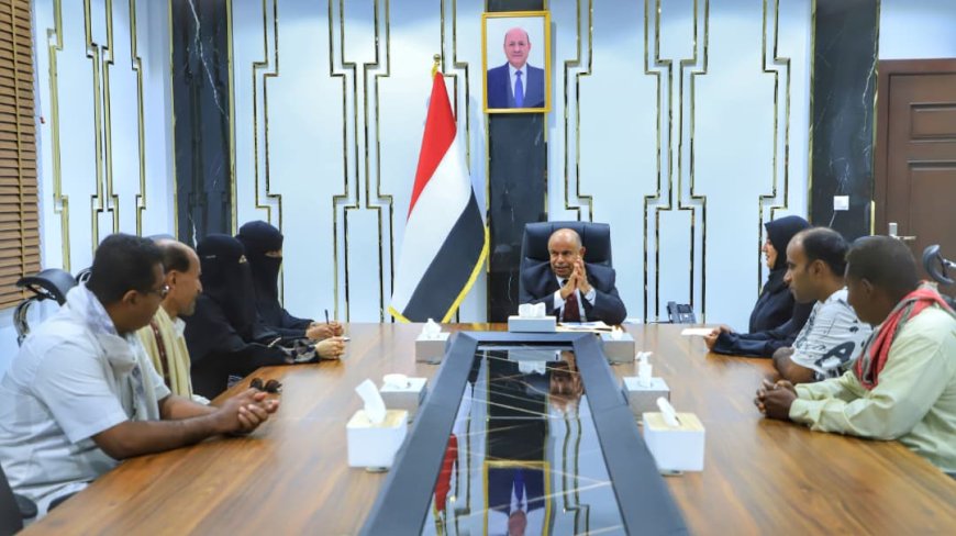 الخنبشي يناقش التحضيرات الثقافية لتأبين الروائي الحضرمي الكبير صالح باعامر