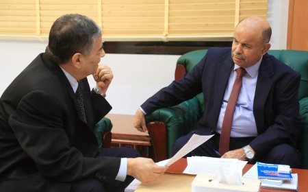 الخنبشي يناقش مع إدارة مستشفى ابن سينا تحسين الأداء وتذليل الصعوبات