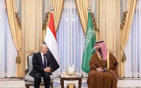 وزير الدفاع السعودي يجتمع بقيادة مجلس القيادة والحكومة اليمنية