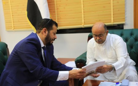 عضو مجلس القيادة الرئاسي محافظ حضرموت يبحث مشاريع مؤسسة صلة للتنمية بالمحافظة