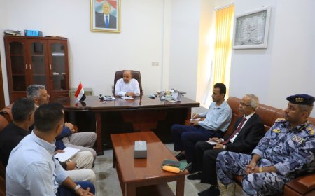 عضو مجلس القيادة محافظ حضرموت يبحث تعزيز أمن موظفي الأمم المتحدة والمنظمات الدولي بالمحافظة 
