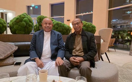 الخنبشي يشيد بالدور الوطني لرئيس مؤسسة موانئ البحر العربي باسمير ويطمئن على صحته