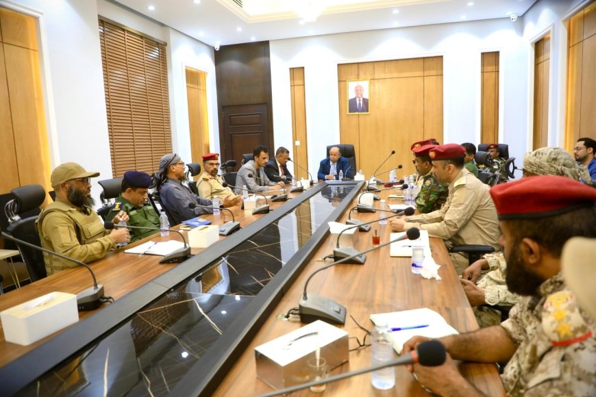 اجتماع برئاسة محافظ حضرموت لمتابعة تطبيع الحياة في المديريات
