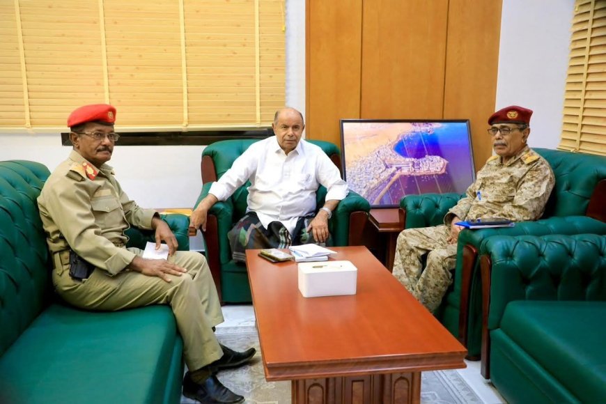 خلال لقائه أركان المنطقة العسكرية الثانية.. الخنبشي يجدد دعمه الكامل للقيادة والكوادر العسكرية