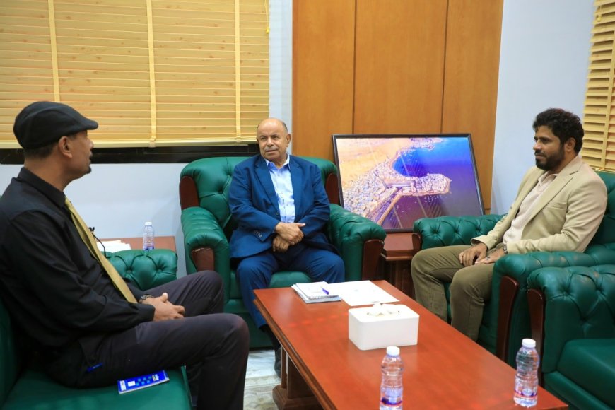 محافظ حضرموت يلتقي مديري الأراضي والمكلا عقب تسلمهما مهامهما الرسمية