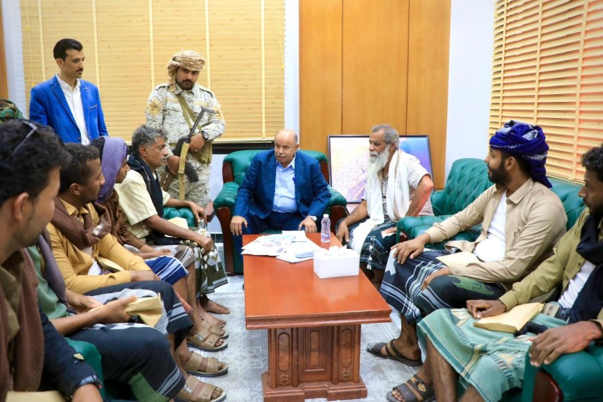 الخنبشي يدعو لفتح صفحة جديدة من التسامح خلال لقائه أسرى مفرج عنهم