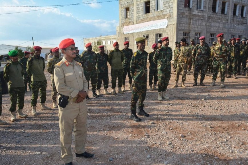 تفقد ميداني لرئيس أركان المنطقة العسكرية الثانية لمعسكر الكتيبة الخاصة بالمكلا