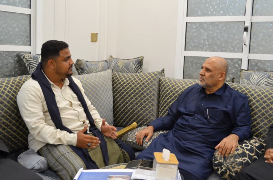 الأمين العام لمجلس حضرموت الوطني يلتقي فريق مؤسسة البناء الوطني