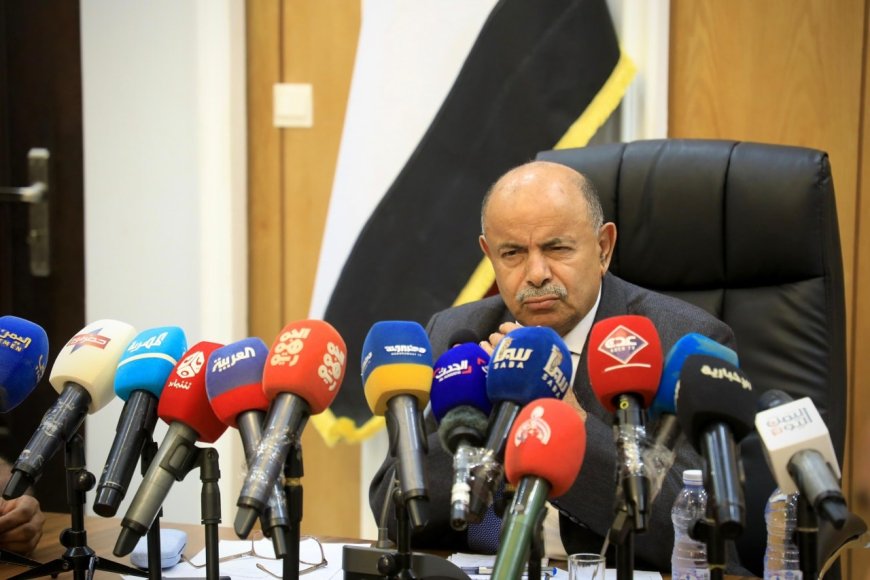 الخنبشي يصدر توجيهات بمنع حمل السلاح وإطلاق النار في الأعراس بحضرموت