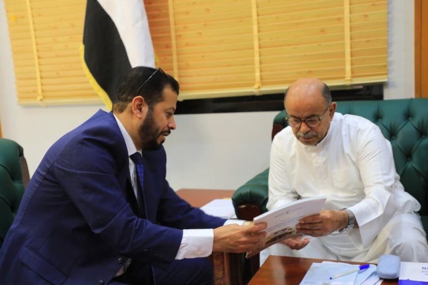 عضو مجلس القيادة الرئاسي محافظ حضرموت يبحث مشاريع مؤسسة صلة للتنمية بالمحافظة