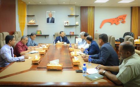 تحسين معاشات المتقاعدين في صدارة لقاء محافظ عدن مع هيئة التأمينات