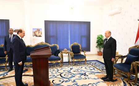 رئيس الوزراء وأعضاء الحكومة يؤدون اليمين الدستورية بالرياض.. تفاصيل