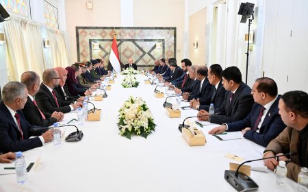 العليمي يرأس أول اجتماع للحكومة الجديدة ويؤكد ضرورة استعادة الثقة وتحقيق التحول الوطني