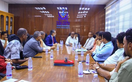 بحضور ممثل البنك الدولي.. اجتماع بميناء المكلا لتقييم العمليات الجمركية