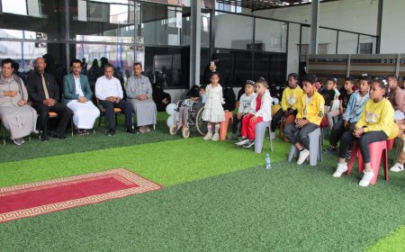 الجيلاني يشارك أطفال السرطان فرحتهم ويعلن استمرار الدعم الإنساني