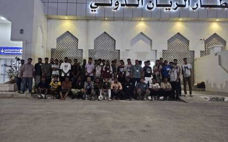 المكلا.. وقفة احتجاجية لموظفي مطار الريان الدولي تطالب بإقالة مديره العام