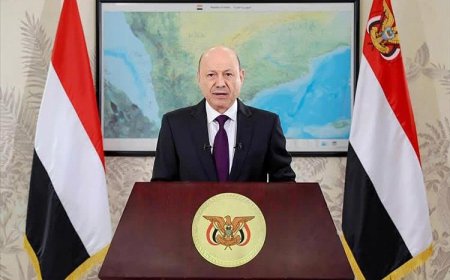 في خطاب للشعب.. العليمي يؤكد أن استعادة مؤسسات الدولة أولوية قصوى