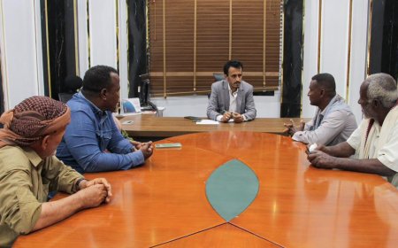 الجيلاني يلتقي أعيان وشخصيات مديرية بروم ميفع ويوجه بحل عاجل لمشكلة الكهرباء