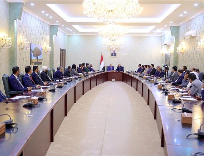 من عدن.. الصبيحي يؤكد ضرورة تواجد الحكومة ميدانياً إلى جانب المواطنين