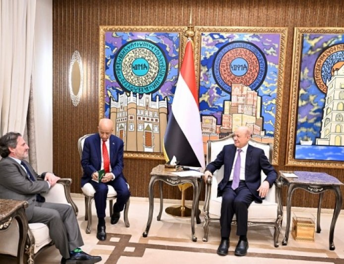 الرئيس العليمي يتعهد بتفعيل مؤسسات الدولة وتوحيد القرار الأمني والعسكري