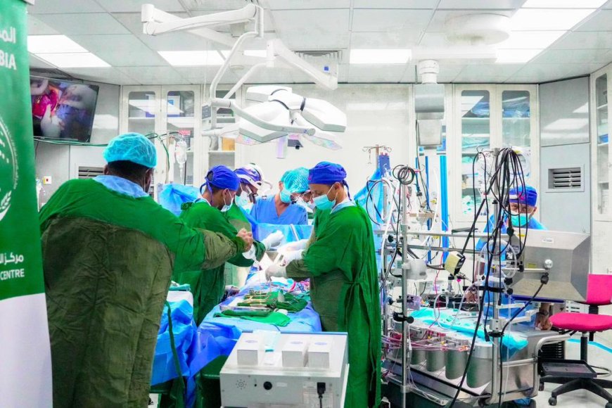 الجيلاني يدشن المخيم الطبي لقسطرة وجراحة قلب الأطفال والبالغين بالمكلا الجيلاني يدشن المخيم الطبي لقسطرة وجراحة قلب الأطفال والبالغين بالمكلا