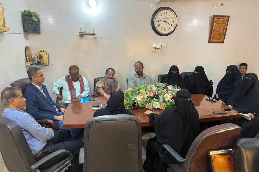 اجتماع إداري بمكتب الشؤون الاجتماعية بالمكلا لبحث تطوير العمل اجتماع إداري بمكتب الشؤون الاجتماعية بالمكلا لبحث تطوير العمل