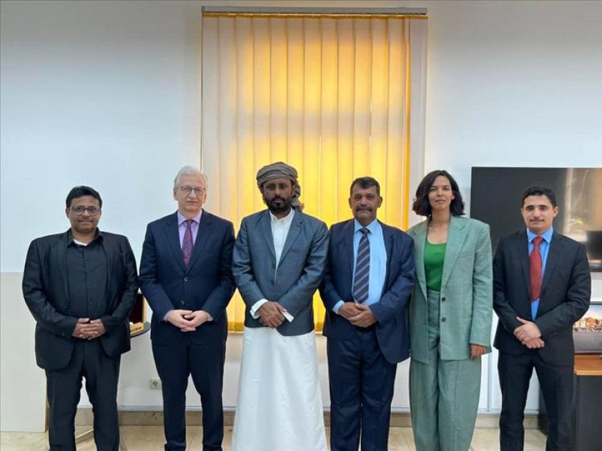 لقاء يجمع بن حبريش والسفير الألماني لبحث التجربة الاتحادية